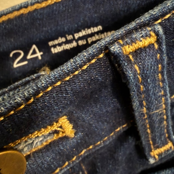 Pilcro Mid-Rise Patch Pocket Denim Bermuda Shorts - Picture 8 of 9